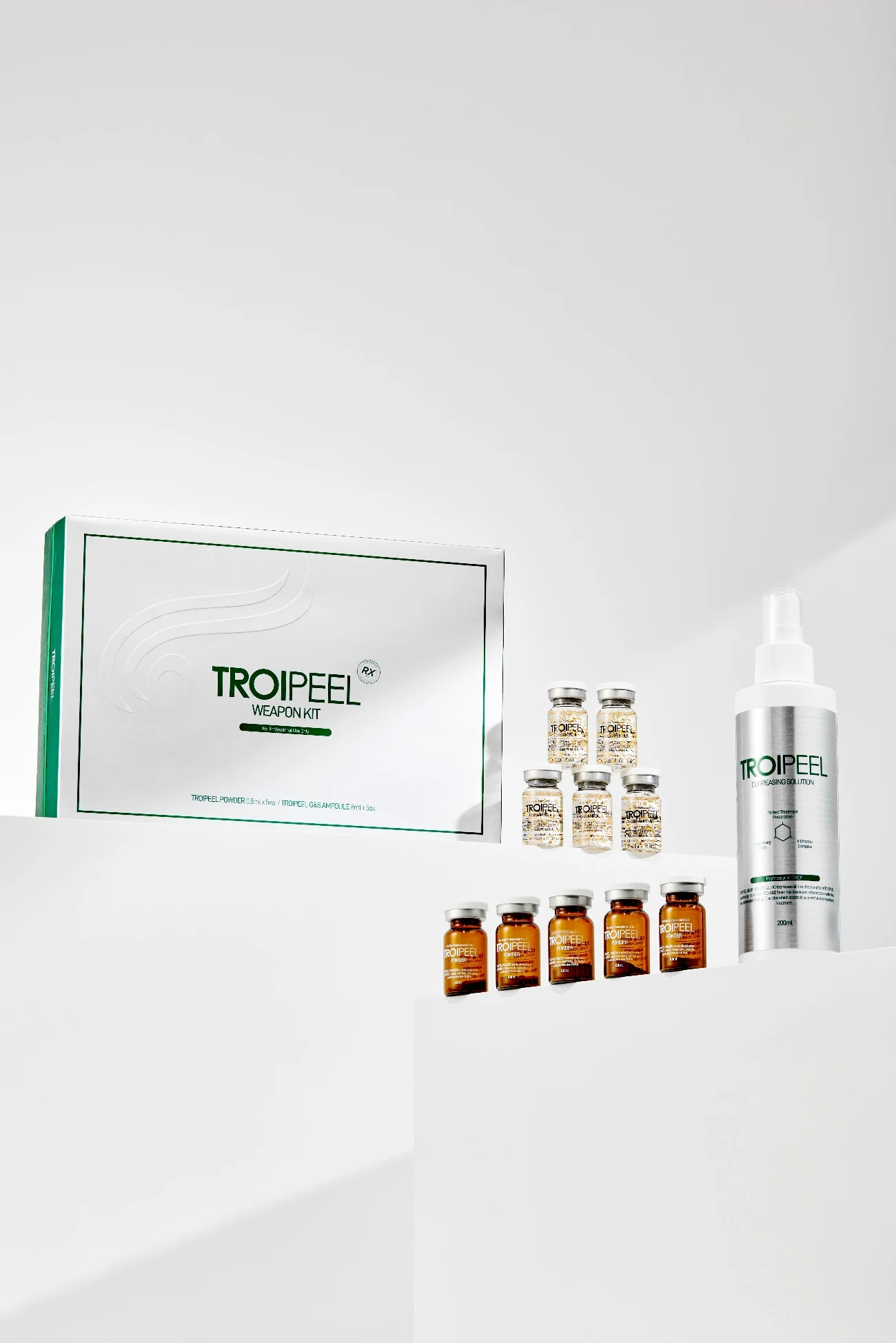 TROIAREUKE TROIPEEL WEAPON KITと施術用製品